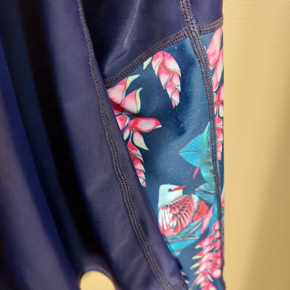 BLUE Floral Rashguard - Picture 3 of 4